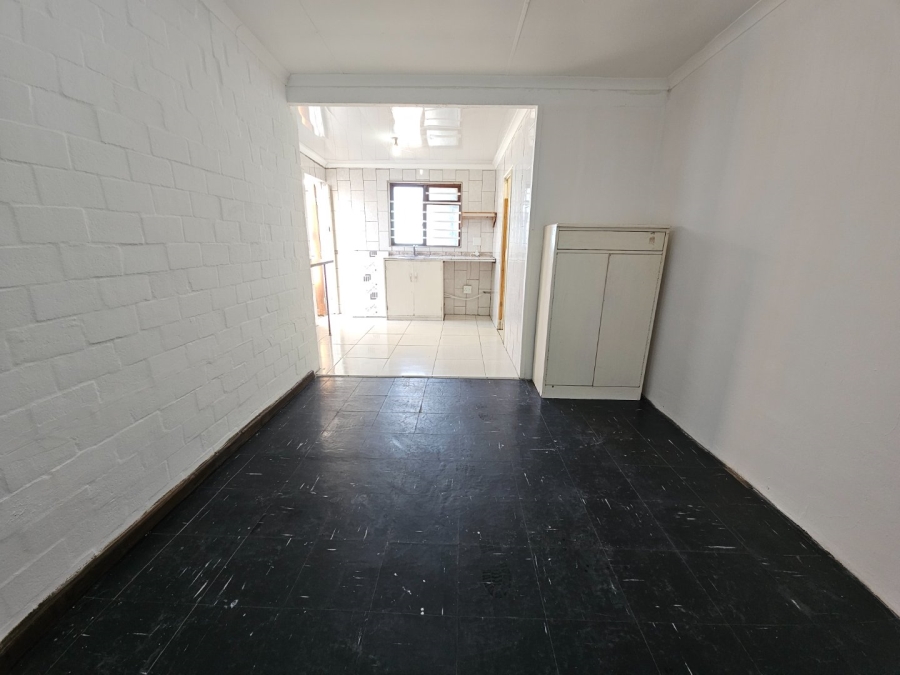 To Let 1 Bedroom Property for Rent in Westgate Western Cape